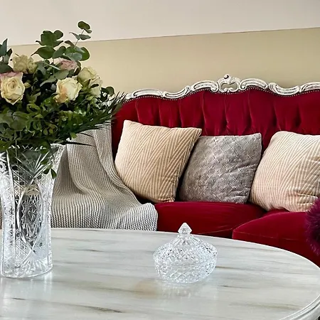 Anelys - Chateau Du Bocage Bed & Breakfast